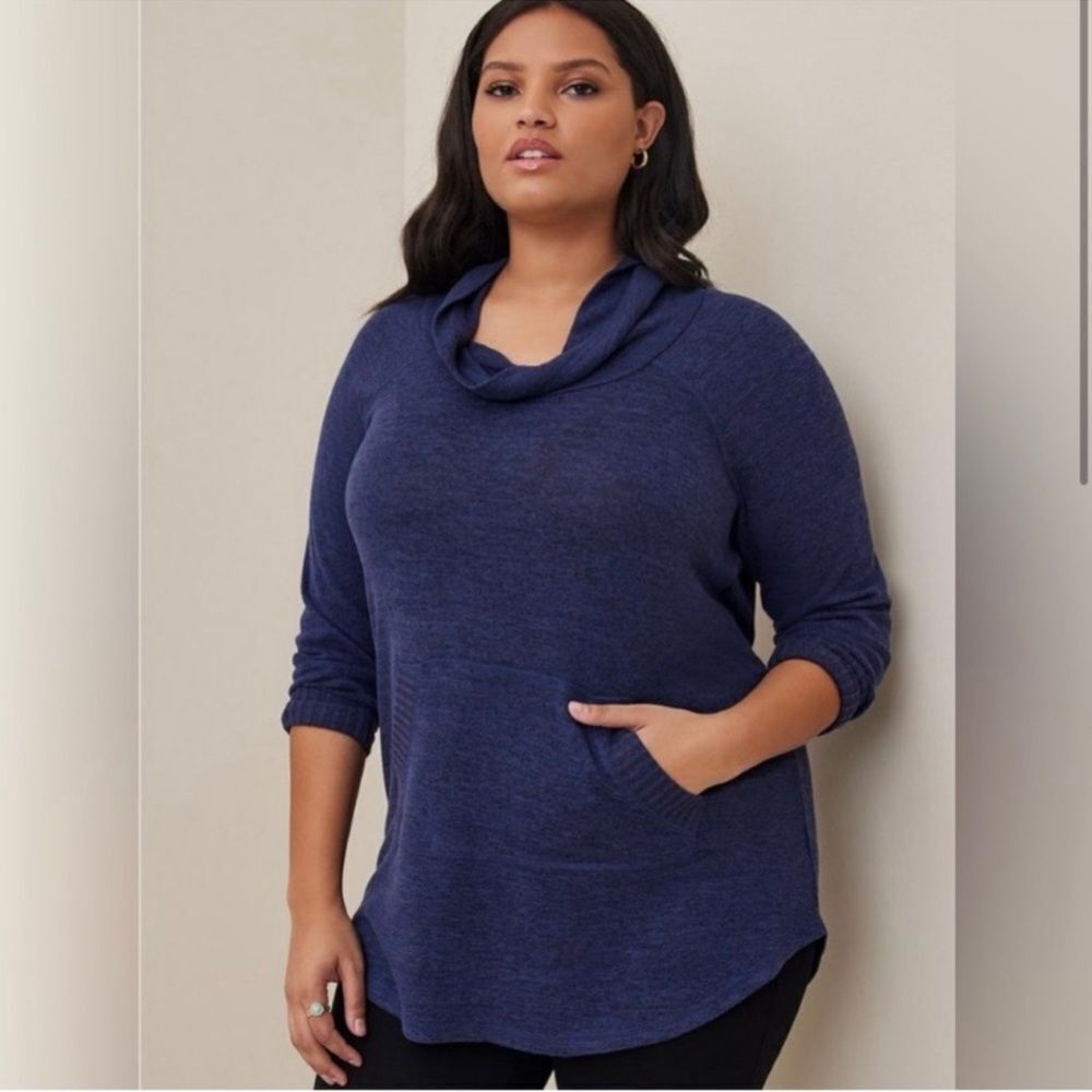 Torrid Super Soft Plush Navy Blue Cowl Neck Long Sleeve Tunic Top. Size 5X.